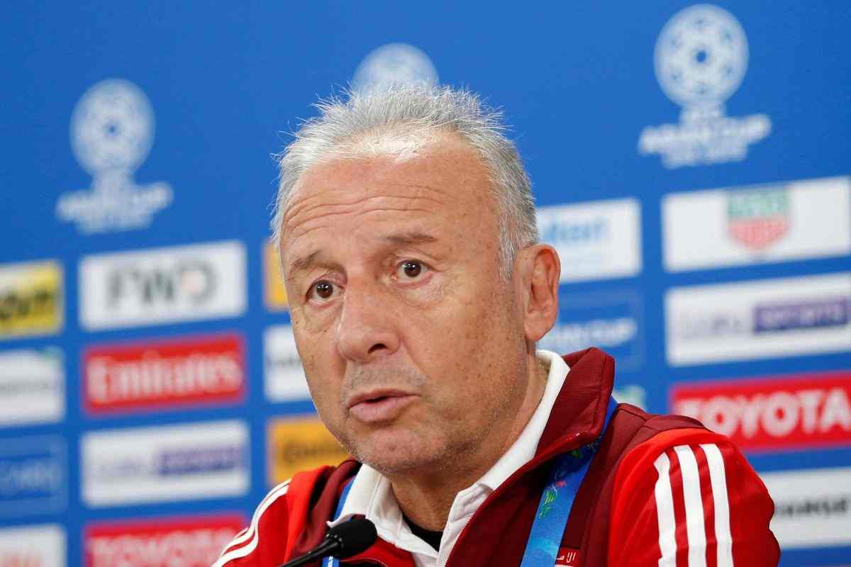 Zaccheroni caduto in casa