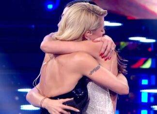 L'abbraccio tra Michelle Hunziker e Belen Rodriguez a Michelle Impossible