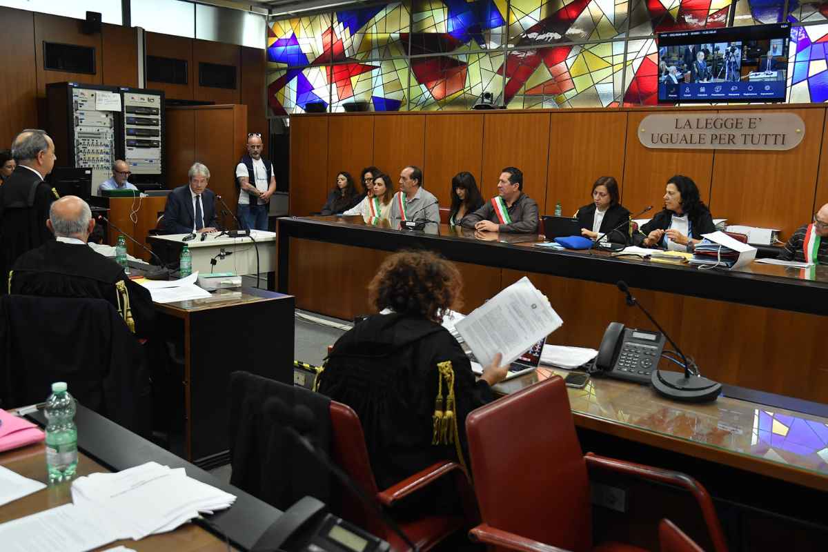 Paolo Gentiloni, commissario europeo per l’Economia, ha ricordato che ha appreso dell’assassinio di Regeni il 3 febbraio